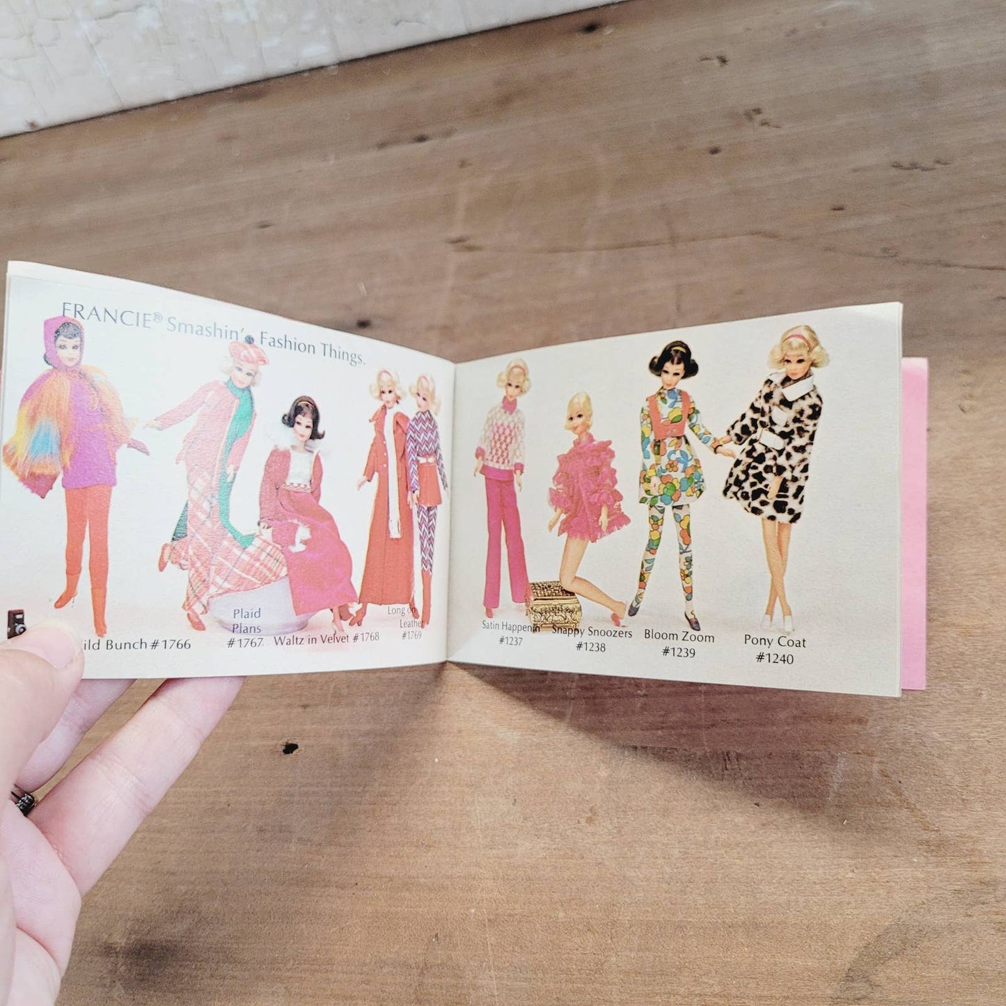 Vintage MOD Barbie "Living Barbie Living Skipper" Booklet