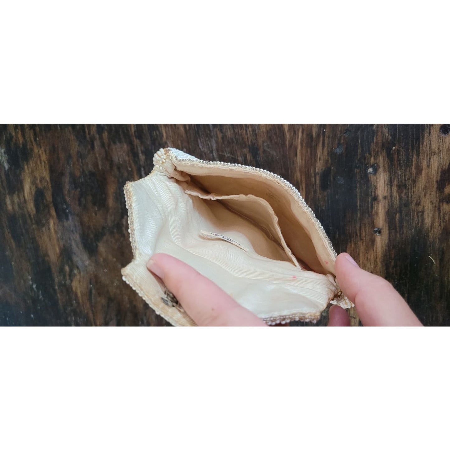 Vintage Art Nouveau Bead Purse: Czechoslovakian Elegance