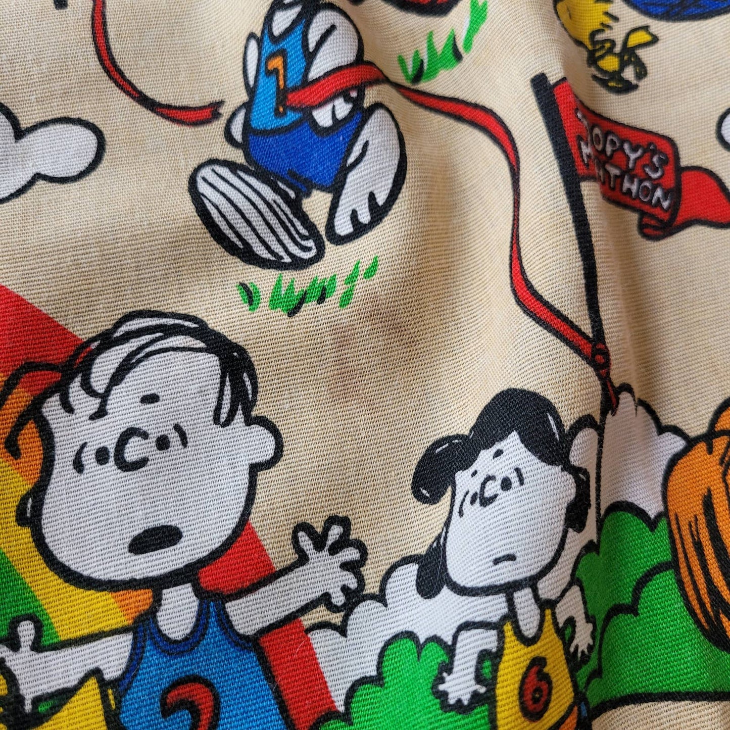 VTG PEANUTS SNOOPY CHARLIE BROWN "MARATHON" CURTAIN DRAPES FABRIC 2 PANELS 62"L