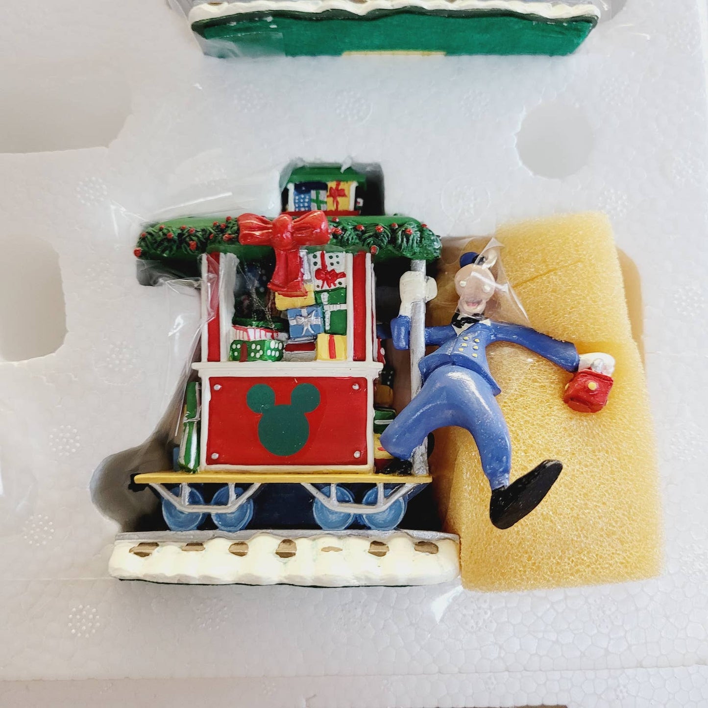 Danbury Mint Christmas Mickey's Christmas Train Set - 6-Piece Holiday Fun