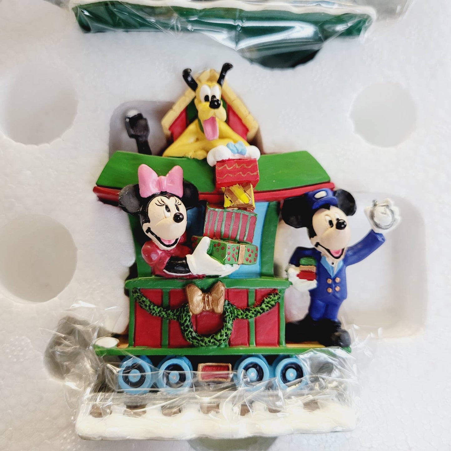 Danbury Mint Christmas Goofy's Yuletide Train Set - 6-Piece Holiday Fun