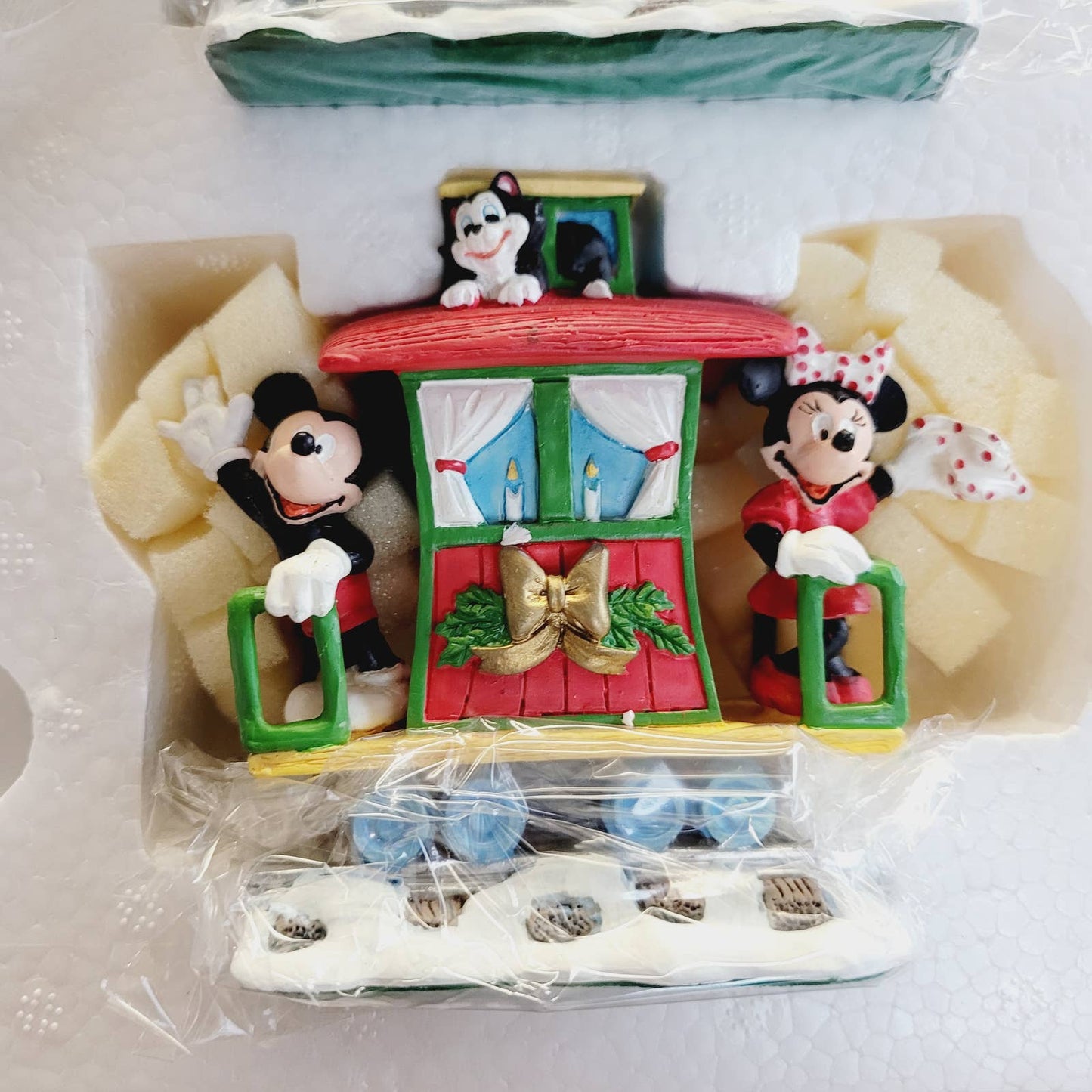 Danbury Mint Christmas Donald's Holiday Express Train Set - 6-Piece Holiday Fun