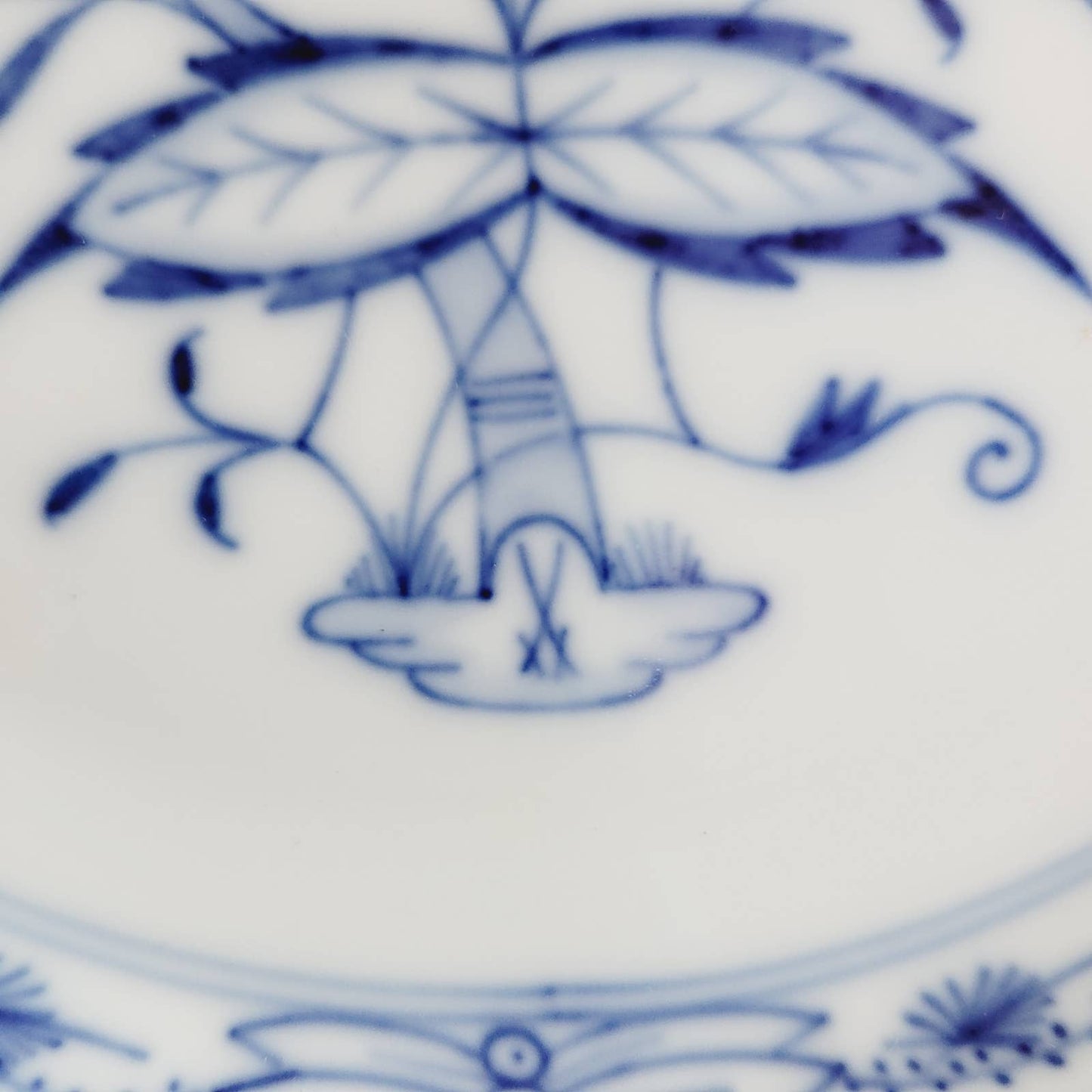 Antique Meissen Blue Onion 10" Plate Crossed Swords Marks