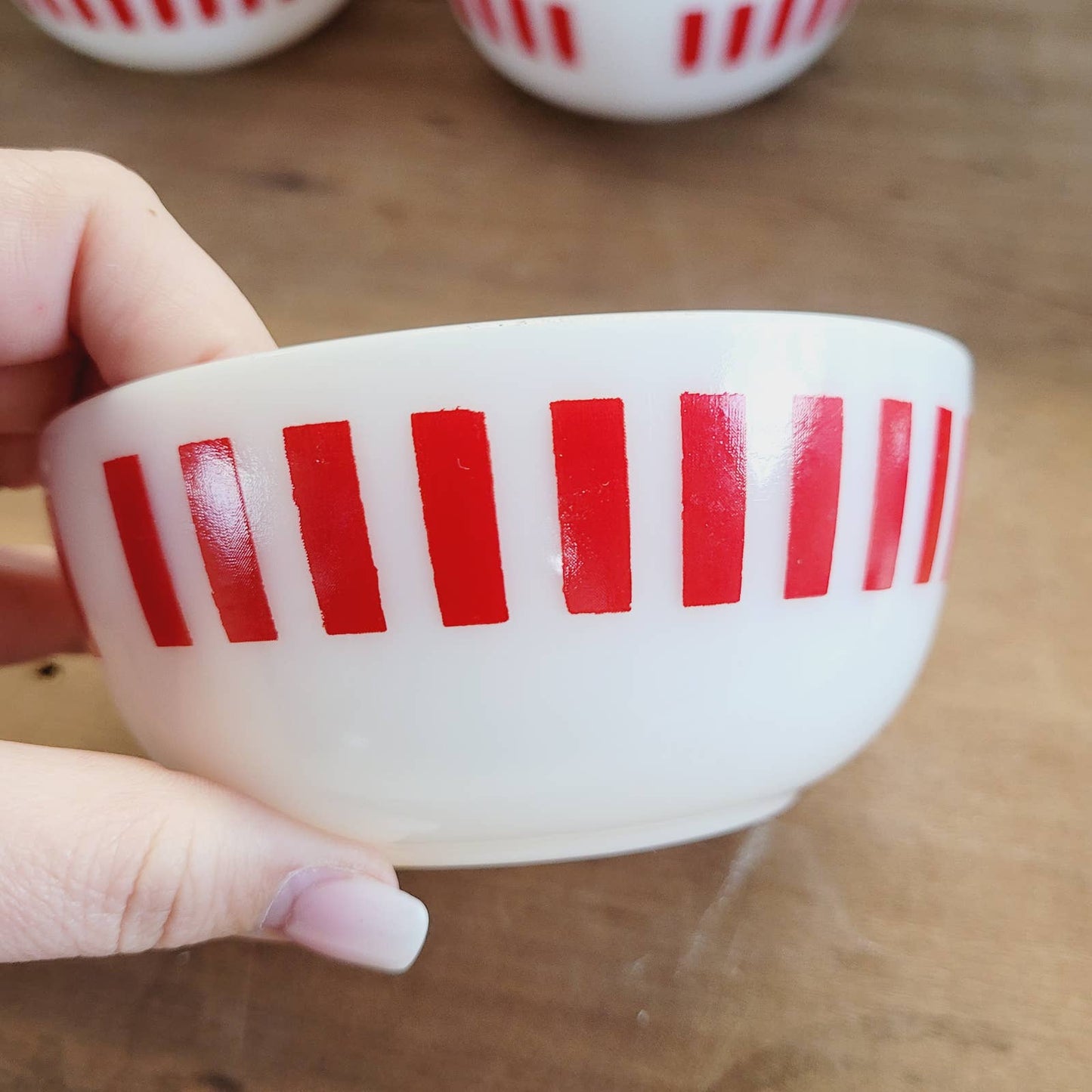 5 VINTAGE HAZEL ATLAS RED CANDY STRIPE CEREAL BOWLS WHITE MILK GLASS 4 3/4" MCM