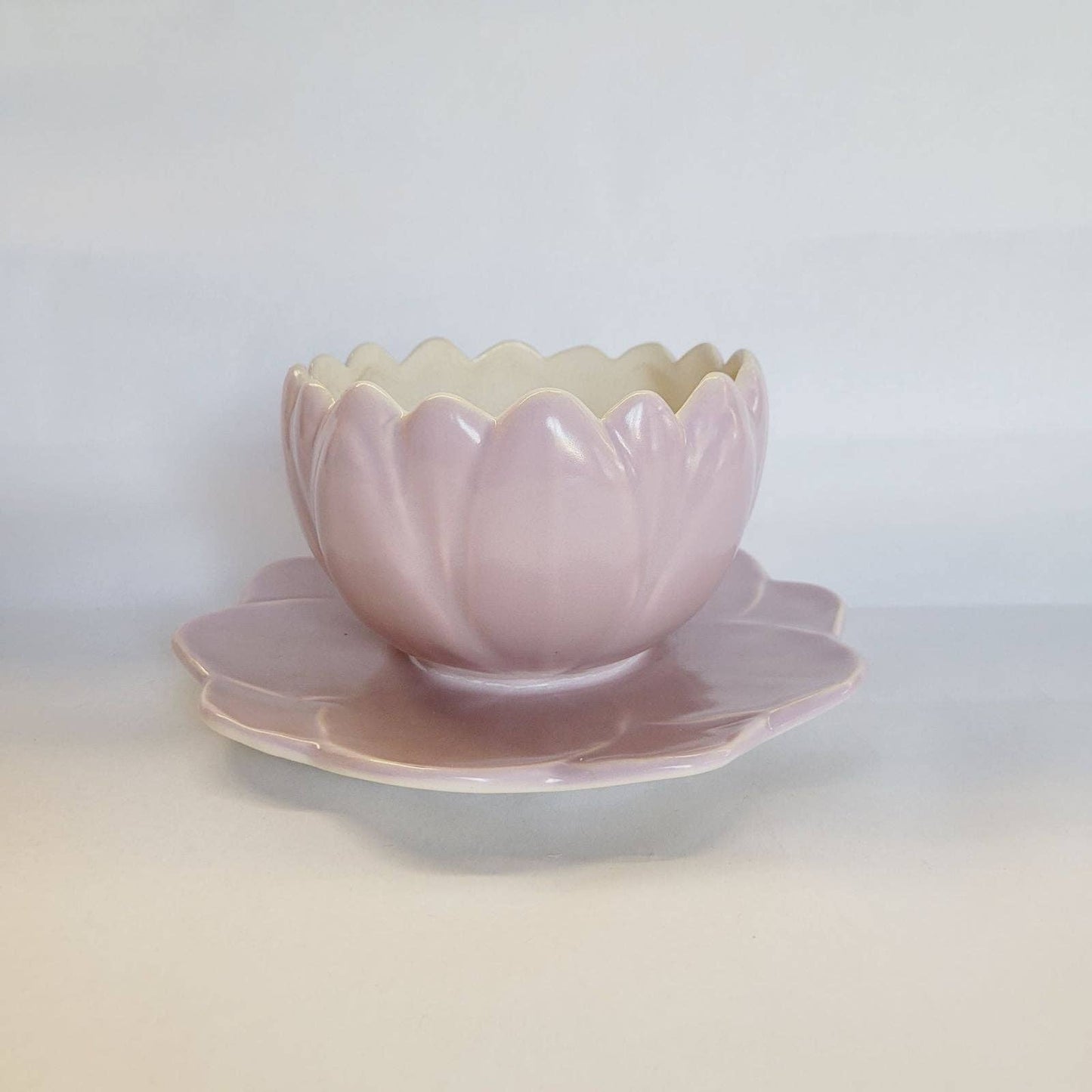Weller Lily Pad Planter