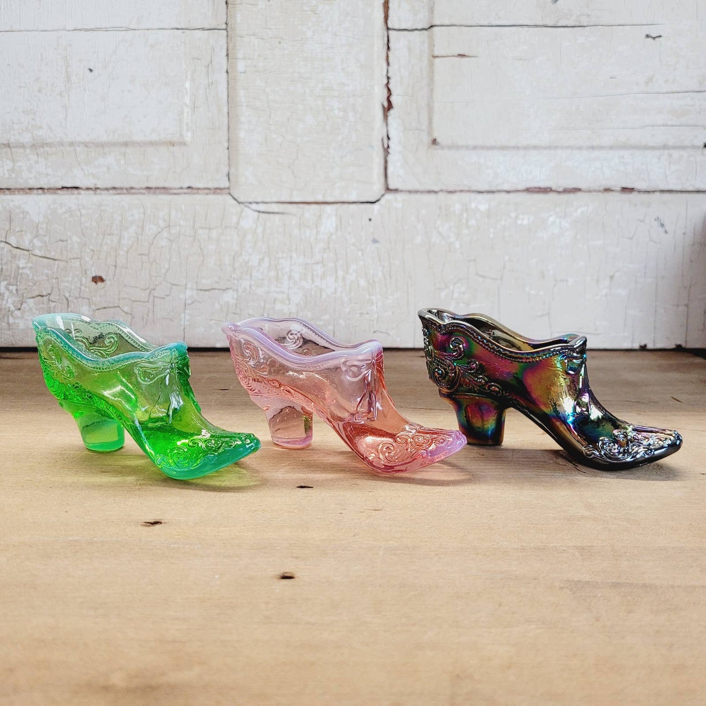 Mosser Glass Scroll Slipper with Bow-Retired See Description