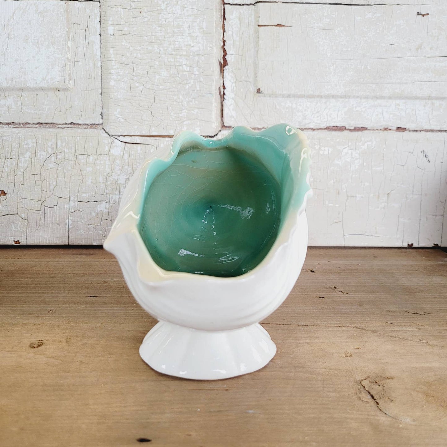 Roseville Ming Tree Conch Shell Planter