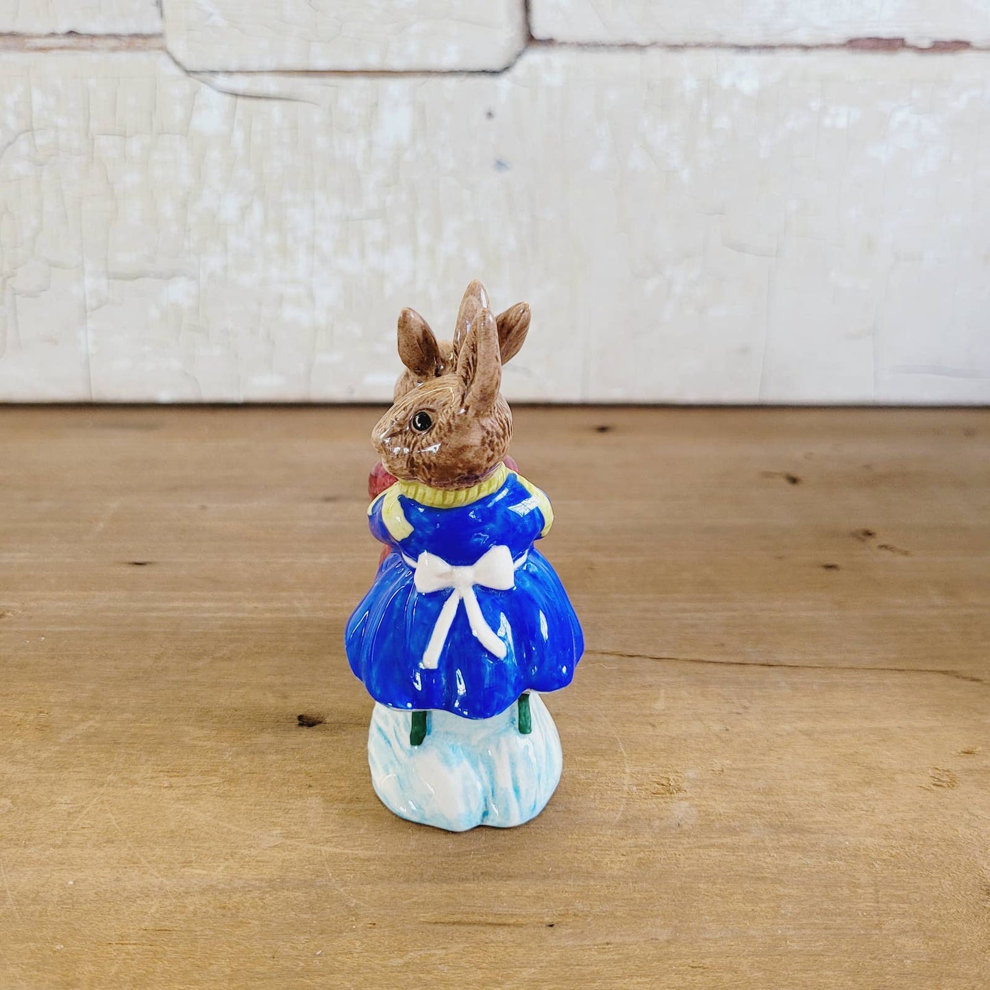 Royal Doulton Bunnykins Sleigh Ride DB 4