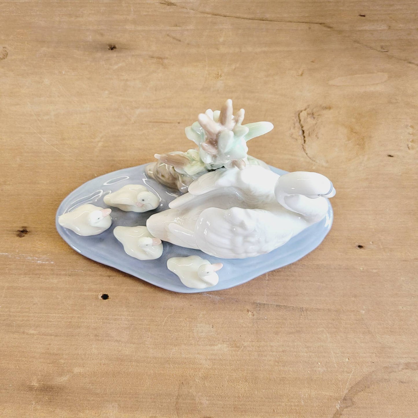 Lladro Follow Me Swans Swimming Mom and Babies Cygnets Figurine 5722 Retired