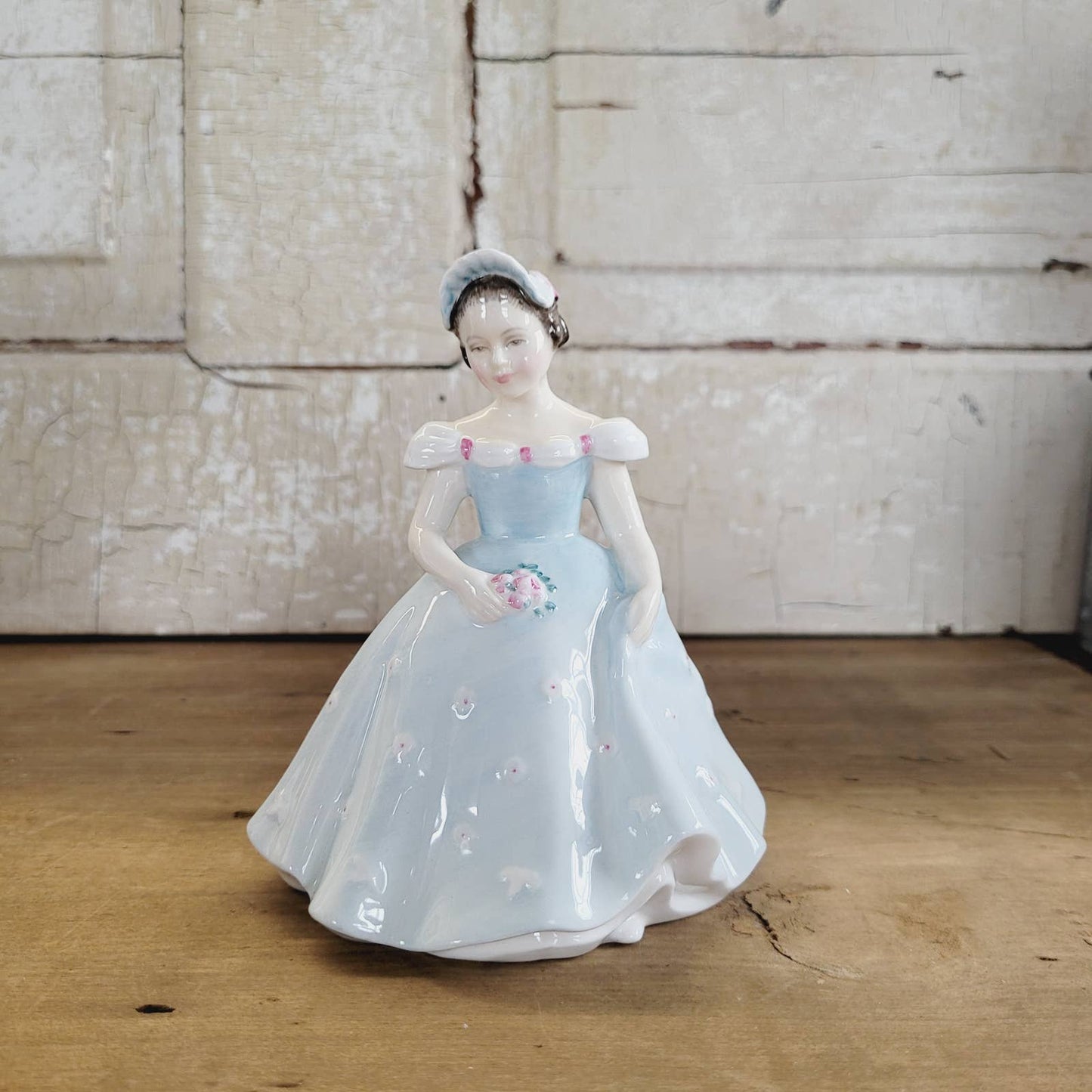 Royal Doulton Figurine THE BRIDESMAID - HN2196