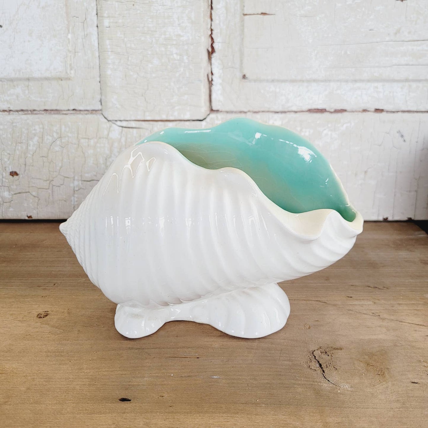 Roseville Ming Tree Conch Shell Planter