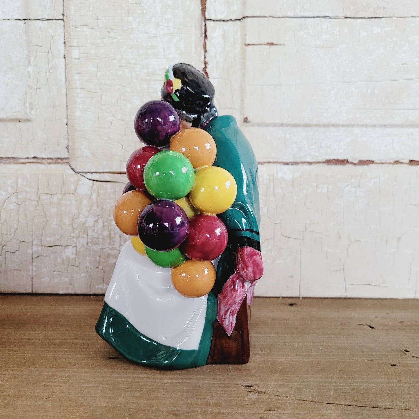 Vintage Royal Doulton England Porcelain Figurine “The Balloon Seller” HN1315