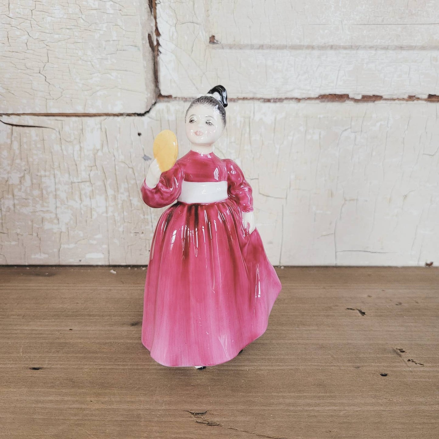 Vintage Royal Doulton England Porcelain Figurine “Vanity” HN2475
