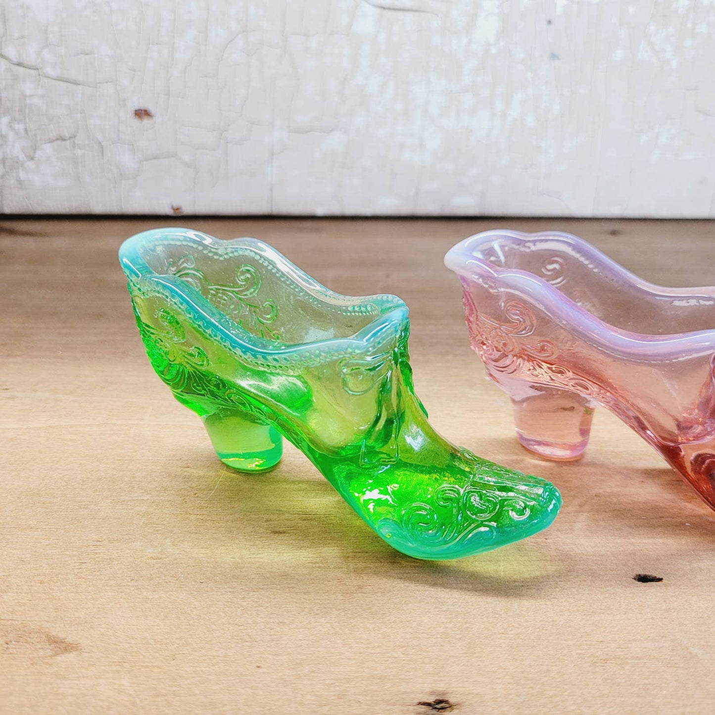 Mosser Glass Scroll Slipper with Bow-Retired See Description