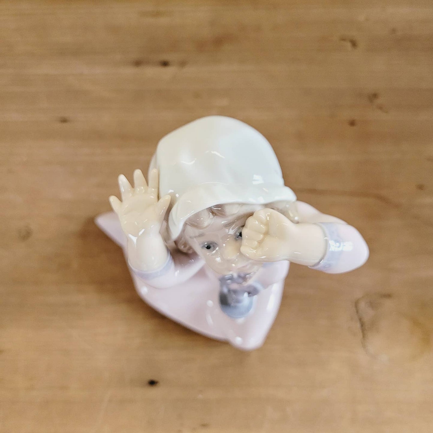 Lladro Spain Baby with Pacifier Yawning Retired