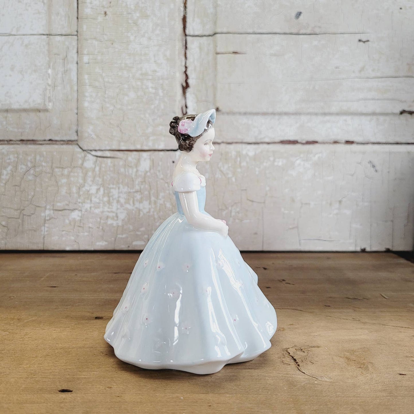 Royal Doulton Figurine THE BRIDESMAID - HN2196