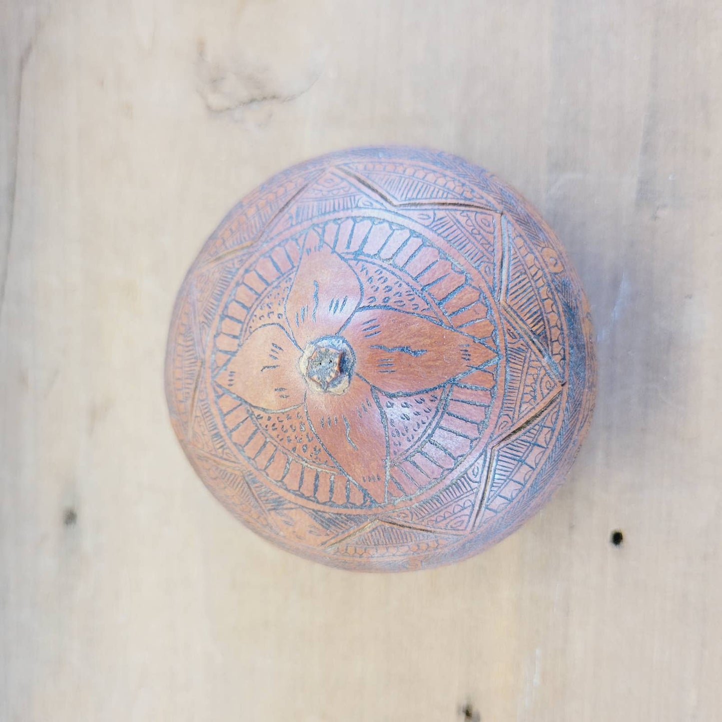 Hand Carved Peru Folk Art Gourd Box by Leoncio Veli Signed