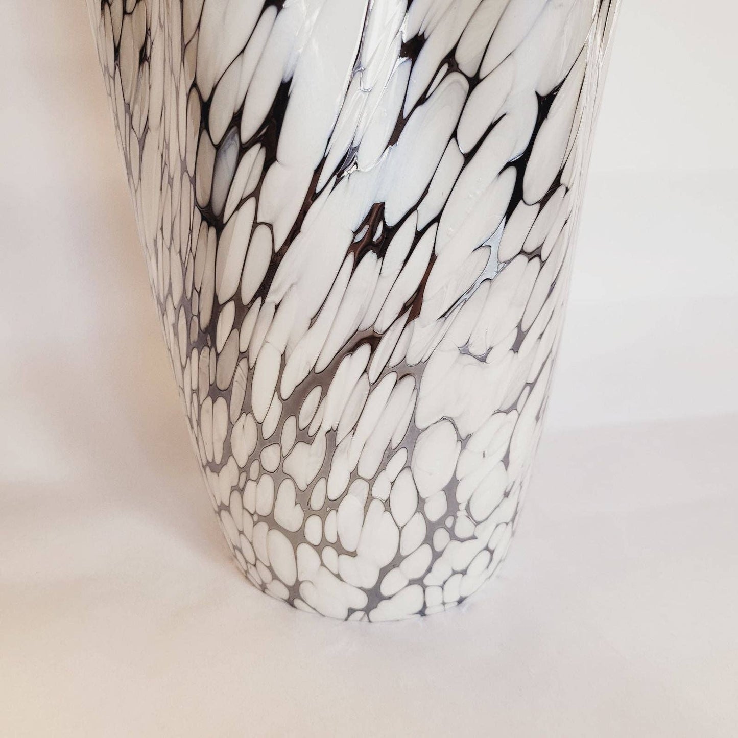 Jozefina Amethyst Pearl Vase