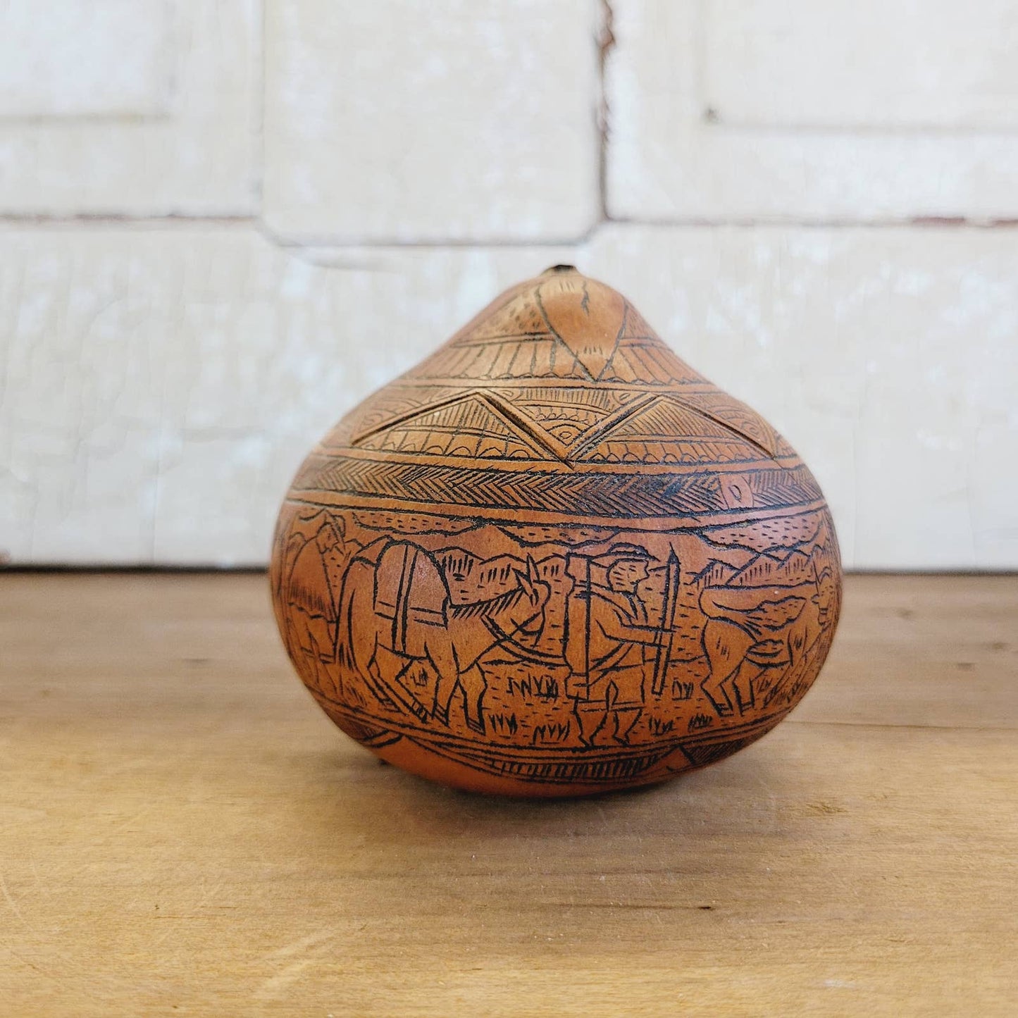 Hand Carved Peru Folk Art Gourd Box by Leoncio Veli Signed