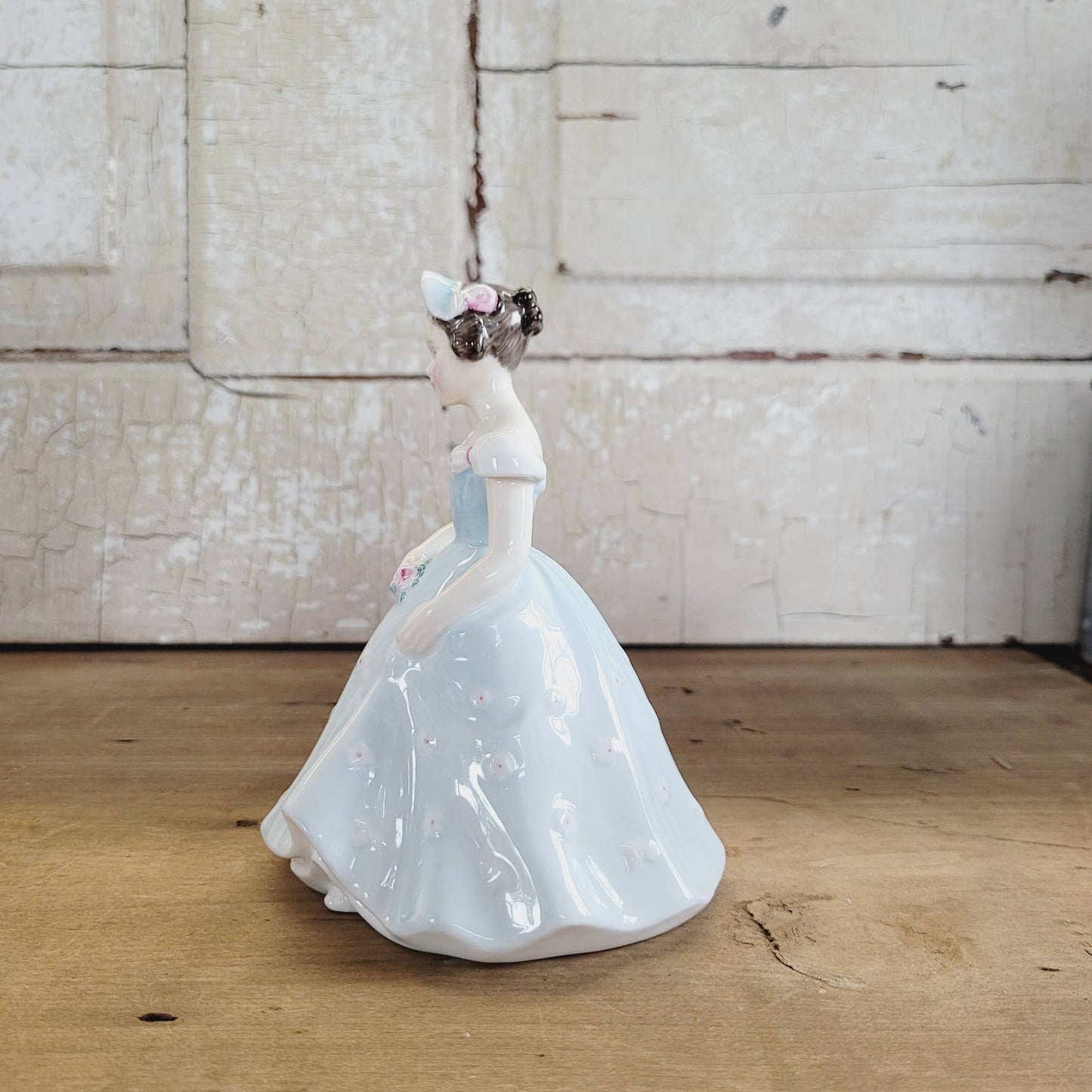 Royal Doulton Figurine THE BRIDESMAID - HN2196