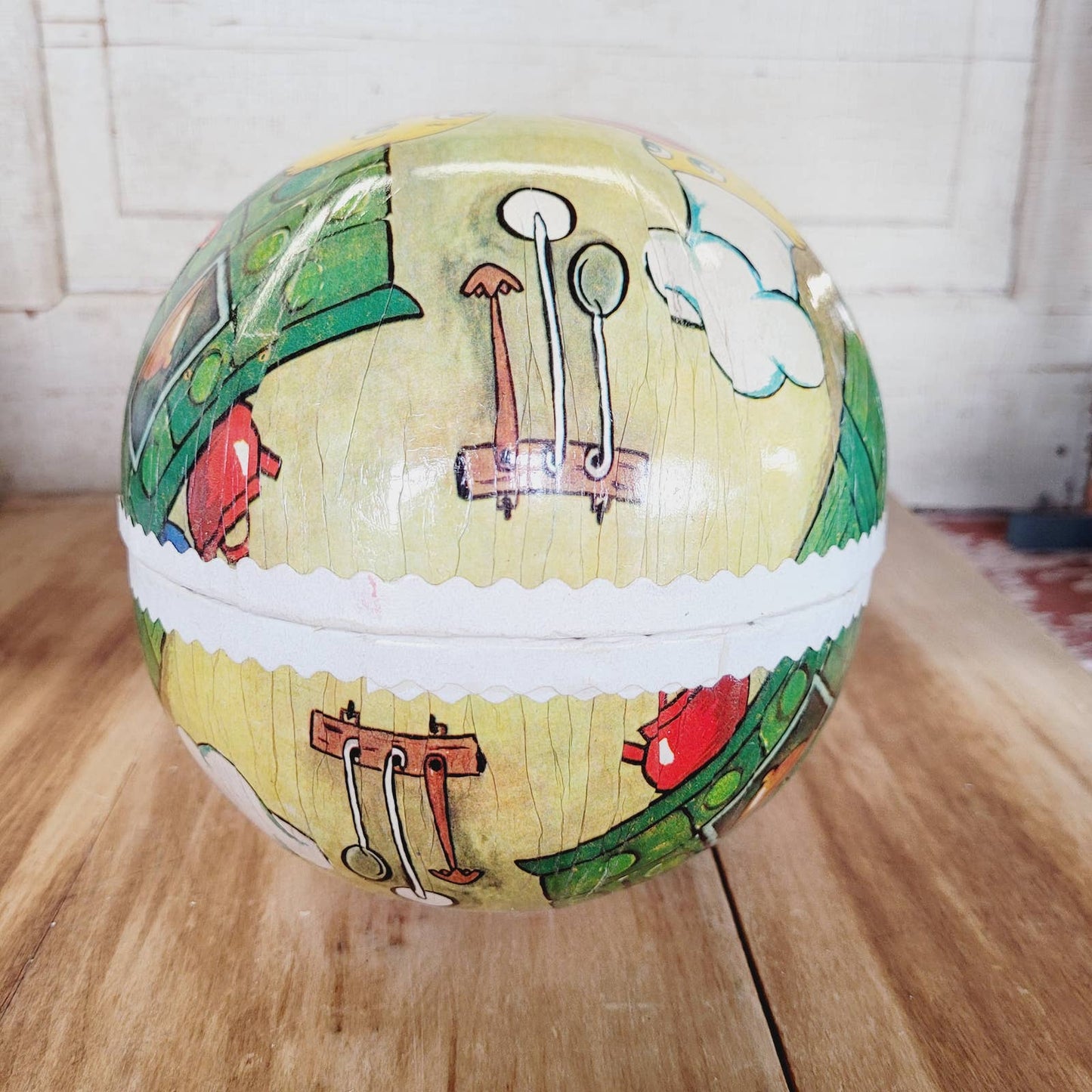 Vintage 10" Paper Mache Egg German Democratic Republic Ducks