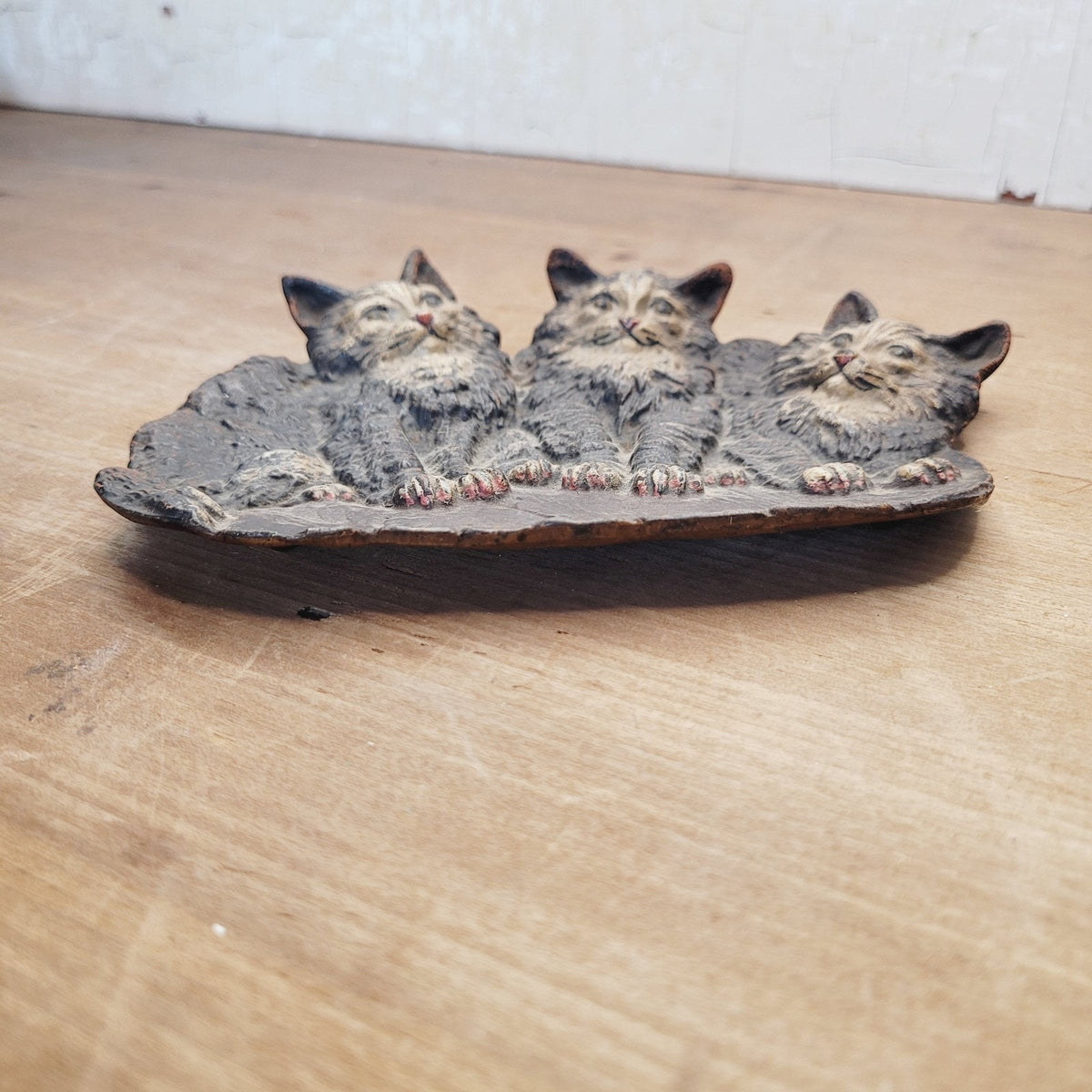 Bradley Hubbard Cat Tray 1640 Antique Cast Metal Three Kittens Pin Tray Dish