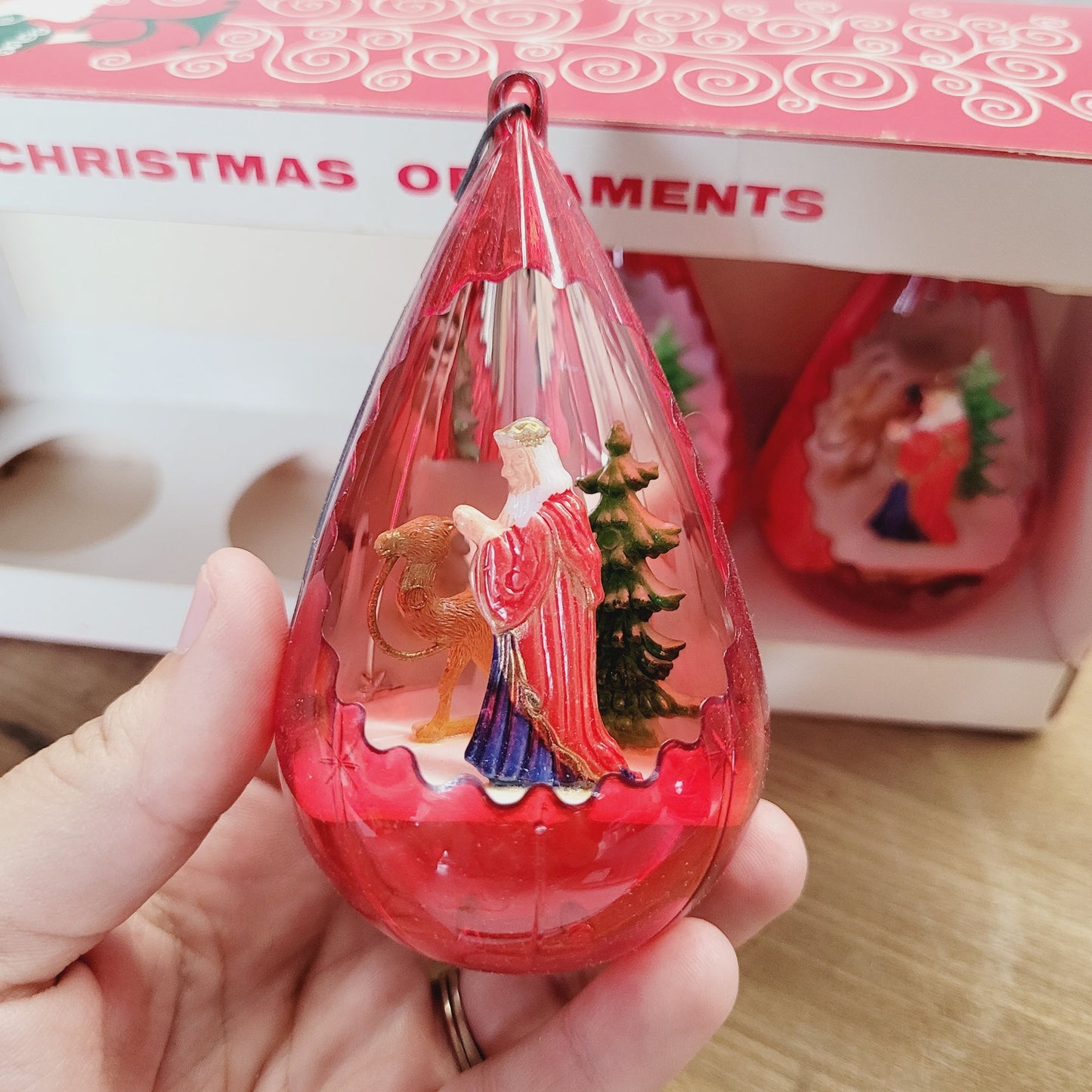 Vintage Jewel Brite Diorama Christmas Ornaments Red Teardrop Set of 4 with Box