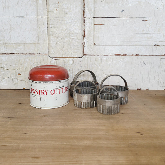 Complete Set of 1950's Tala Vintage Pastry Round Cutters in Original Tin