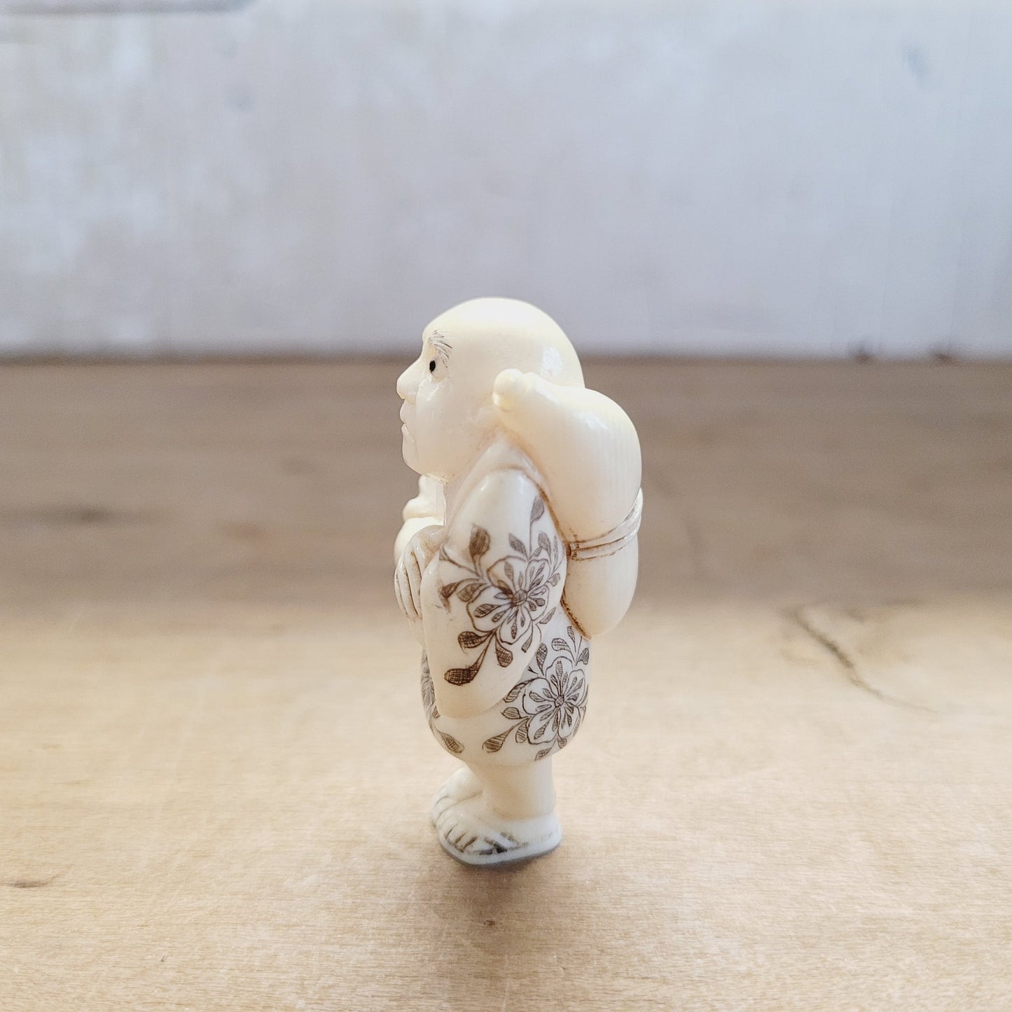 Antique Japanese Netsuke Signed Sad Man Figure w/ Flowers – 1 7/8" – Hand Carved