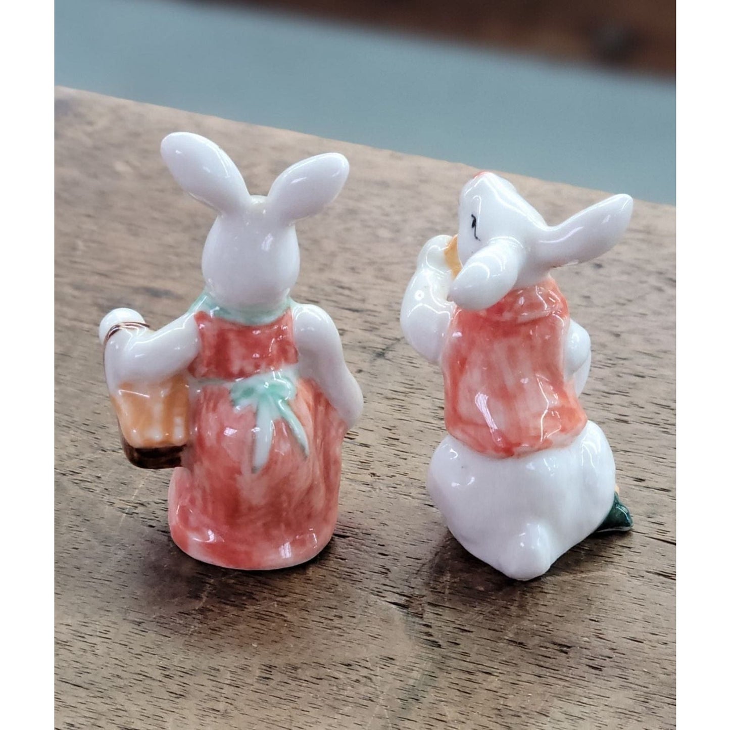 Pr Vintage Porcelain Bunny Figurines