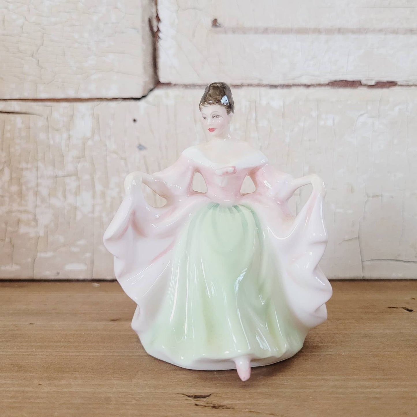Vintage Royal Doulton England Porcelain Figurine “Sara” HN3219