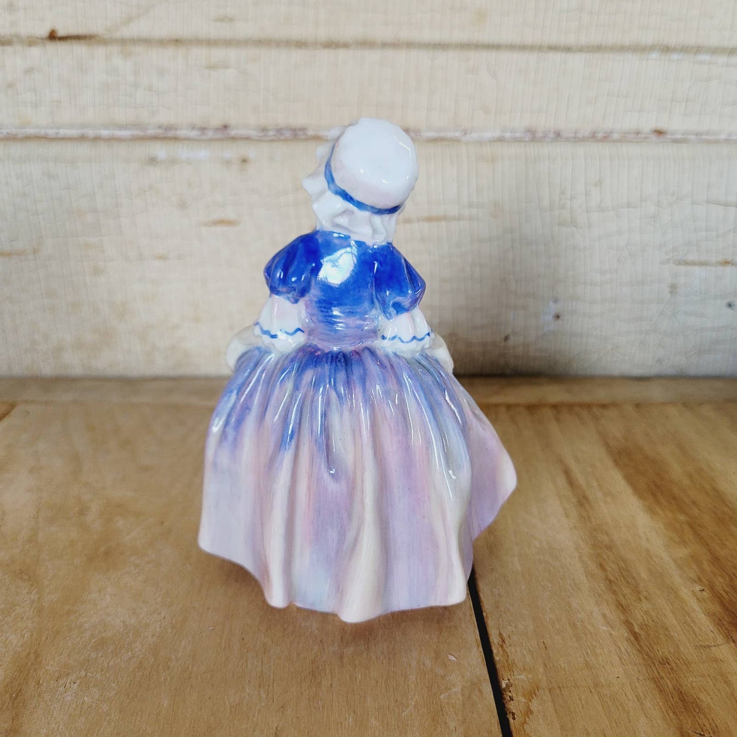 Vintage Royal Doulton England Porcelain Figurine “Dinky Do” HN1678