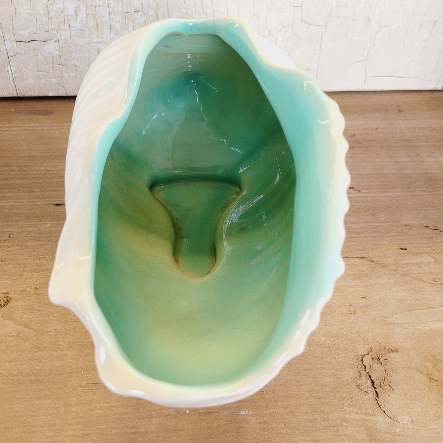 Roseville Ming Tree Conch Shell Planter