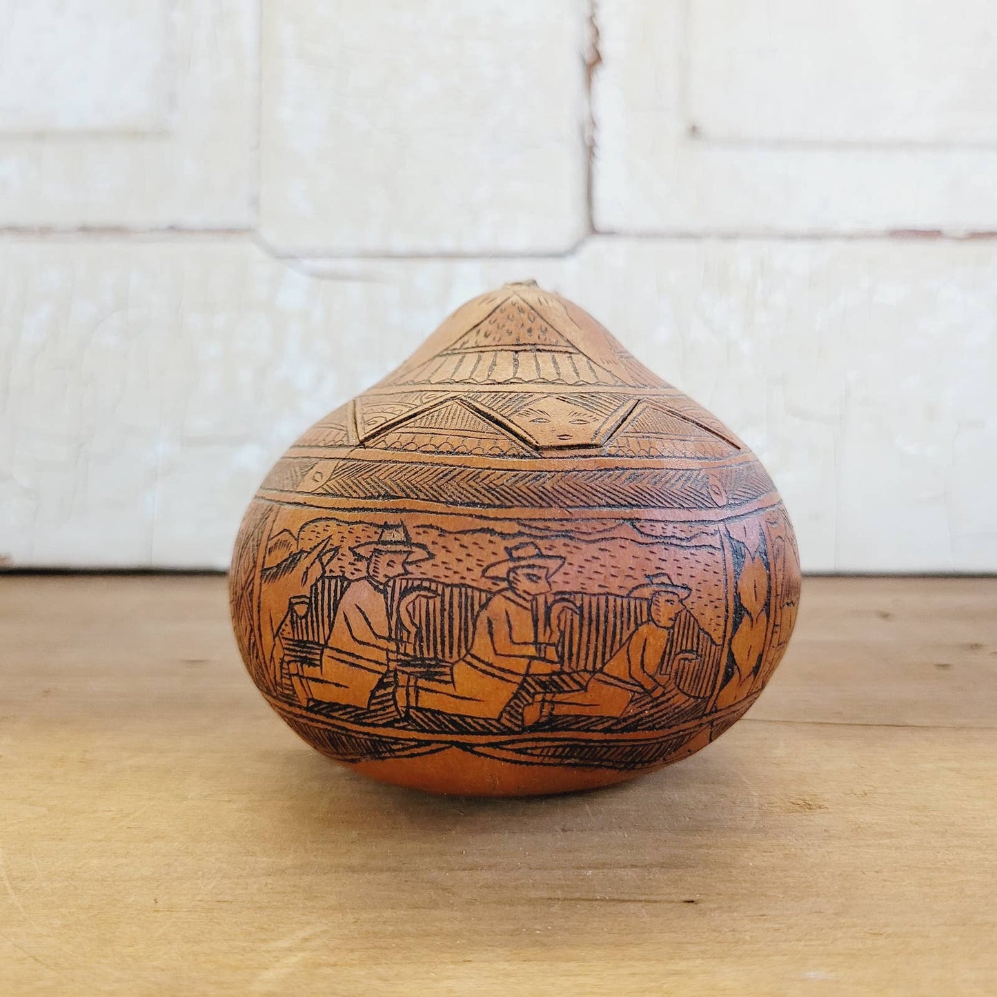 Hand Carved Peru Folk Art Gourd Box by Leoncio Veli Signed